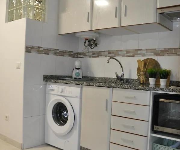 アパート Santa Maria Ii ミヤドイロ